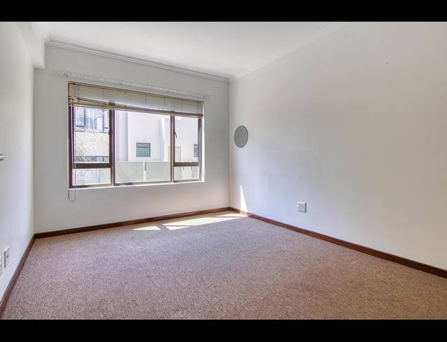 1 BEDROOM APARTMENT FOR SALE IN BRYANSTON